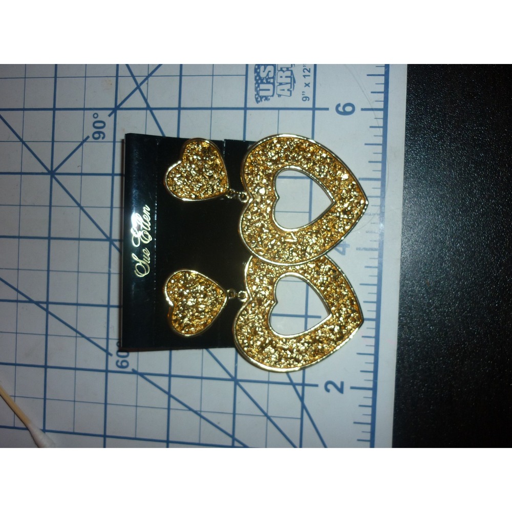 Sue Ellen Vintage Gold Tone Textured Double Heart Drop Clip On Earrings Large - Picture 6 of 10